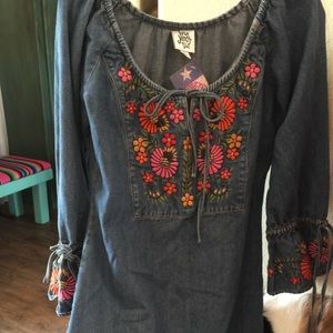 🍃🍃🍃👆🏼 Ivy Jane Embroidered Heavy Denim Dress